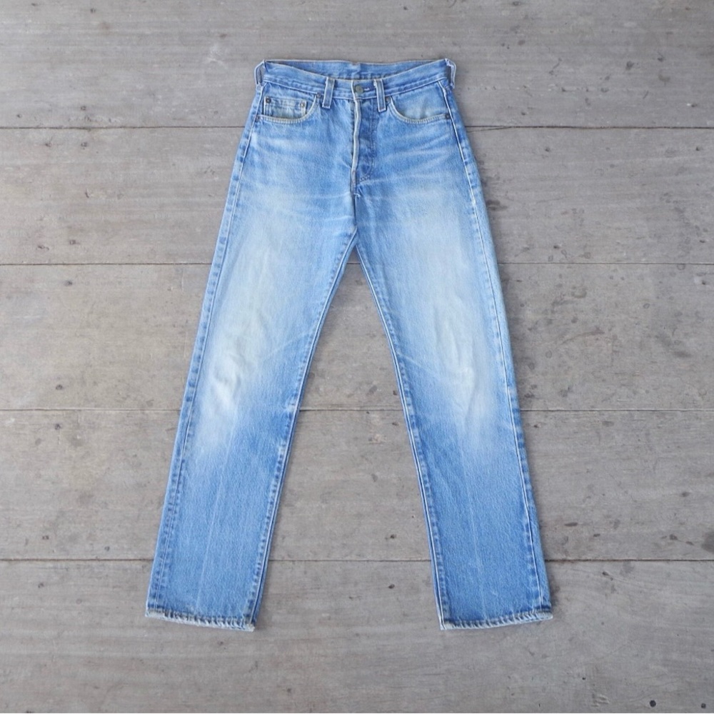 Vintage Levis. Faded. 80s. 501. W27 L30.